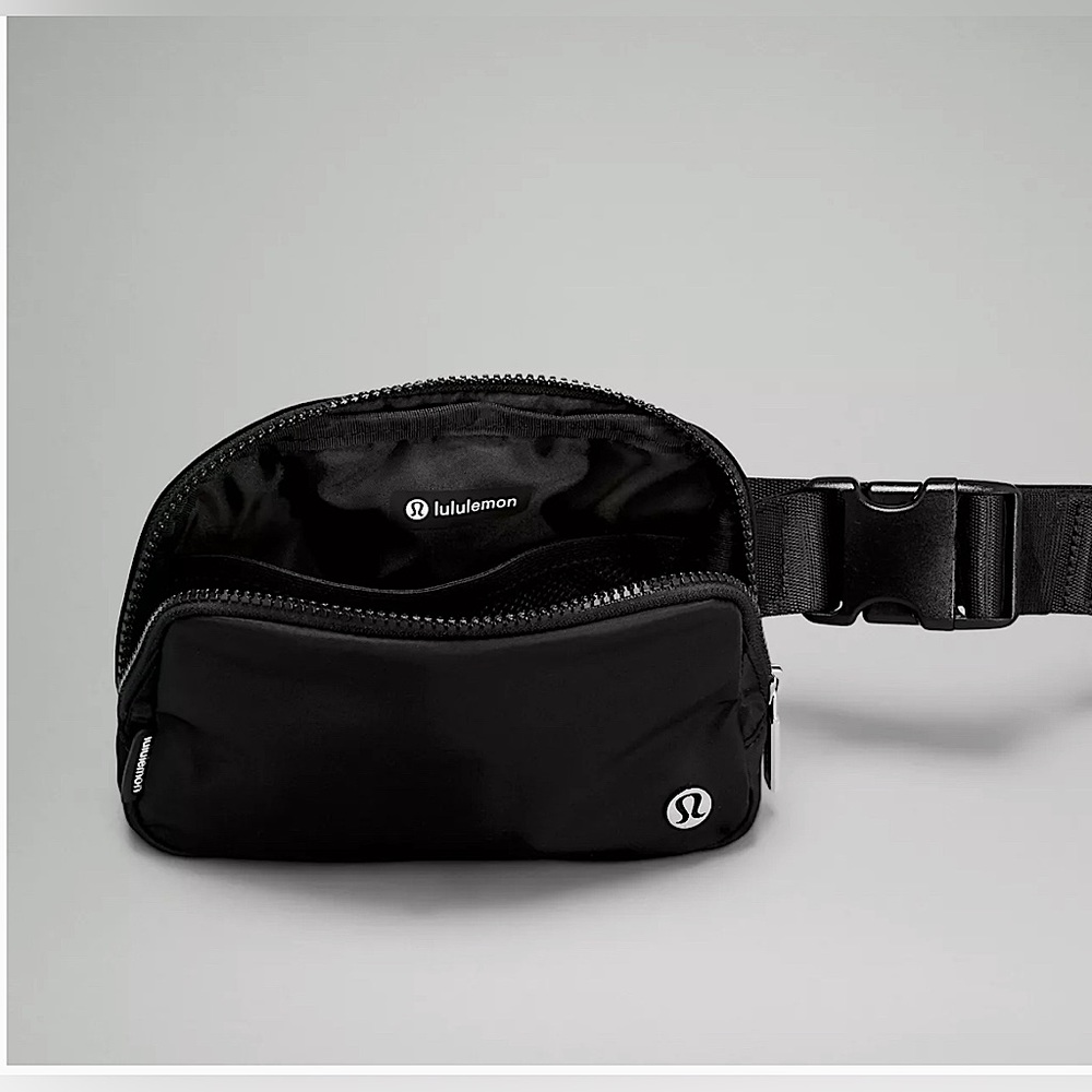 Lululemon Everywhere Belt Bag 1L water repellent NWT - Picture 5 of 6
